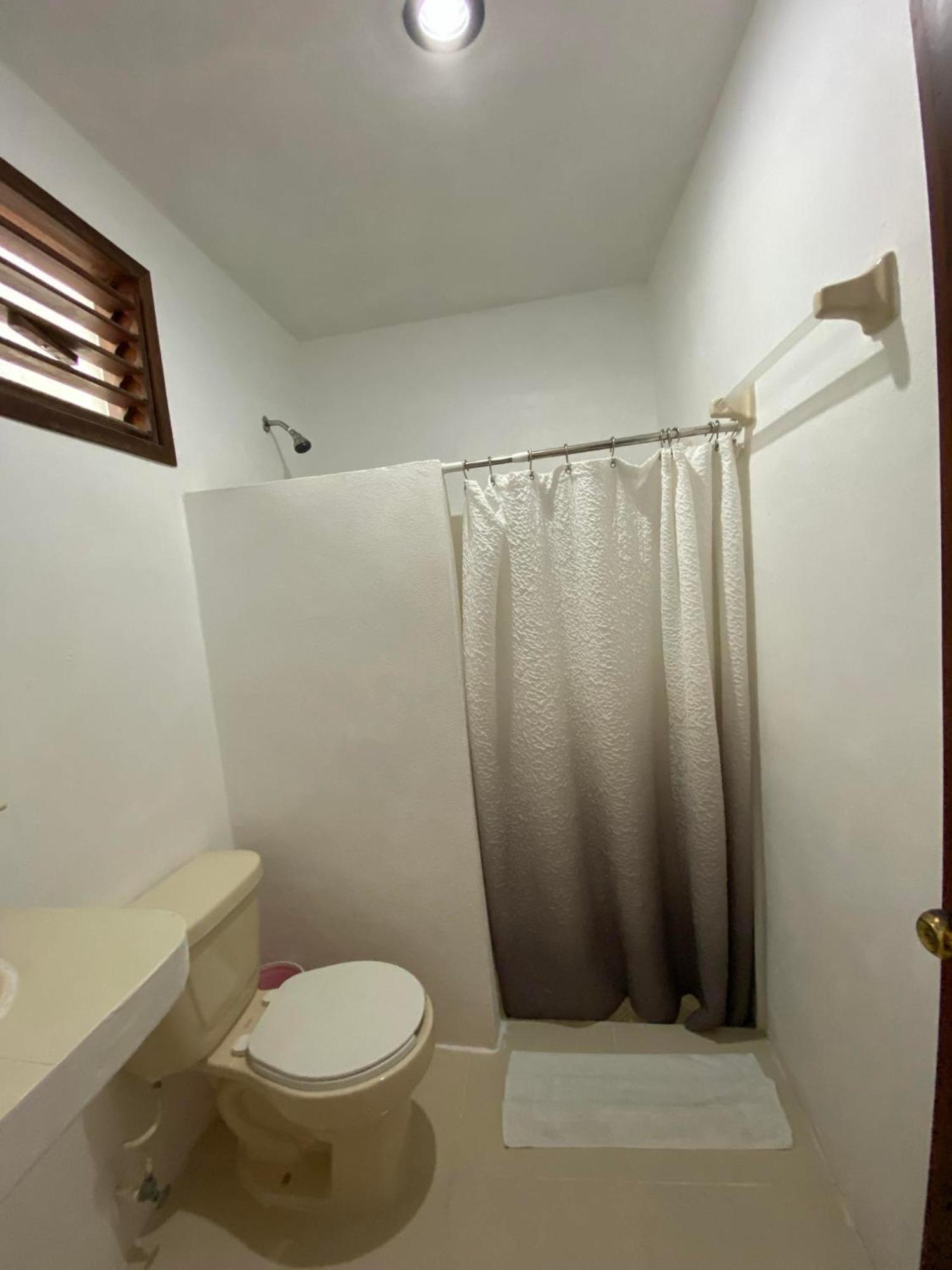 Casa Victor Avila 홀박스아일랜드 외부 사진