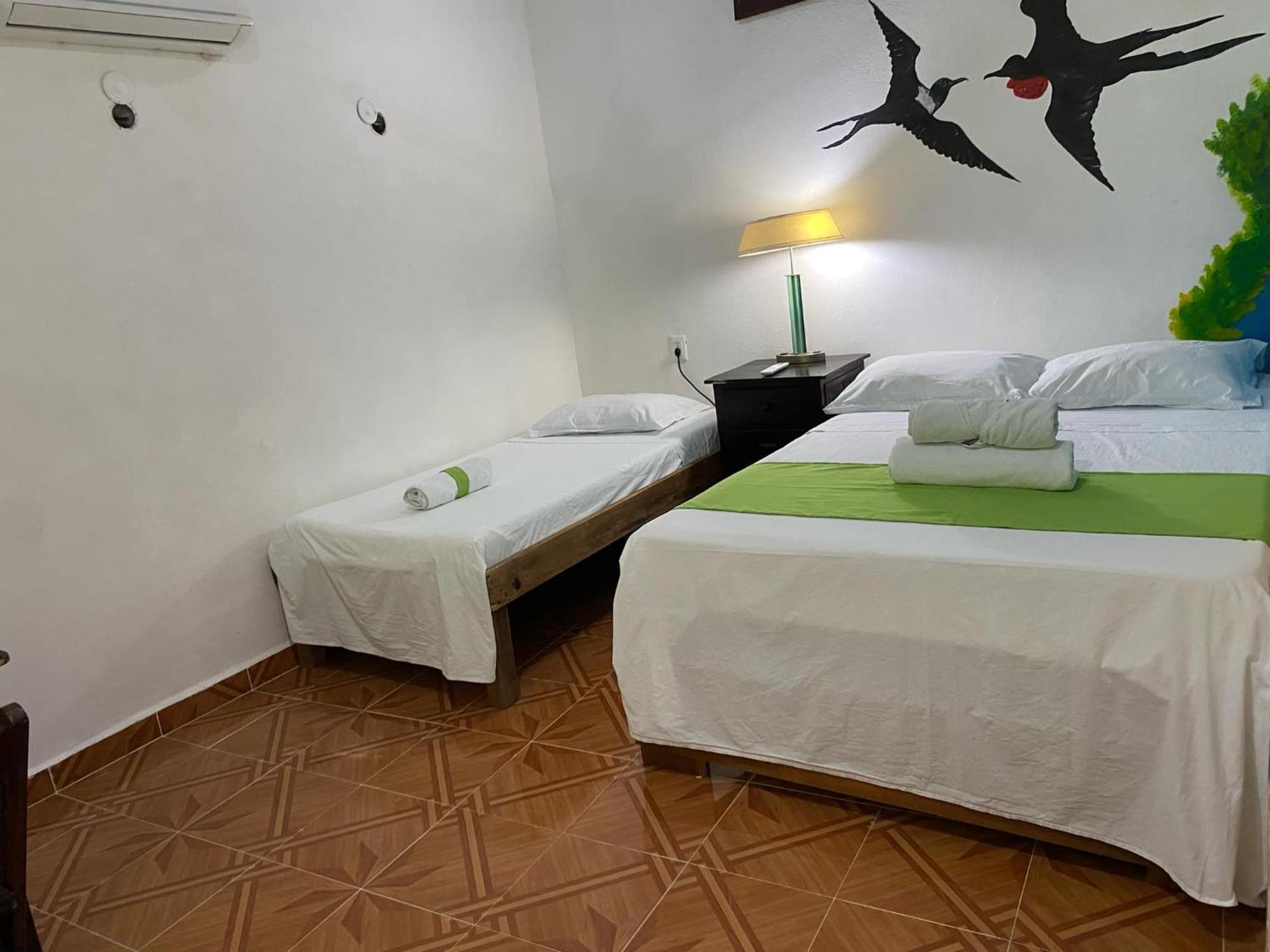 Casa Victor Avila 홀박스아일랜드 외부 사진