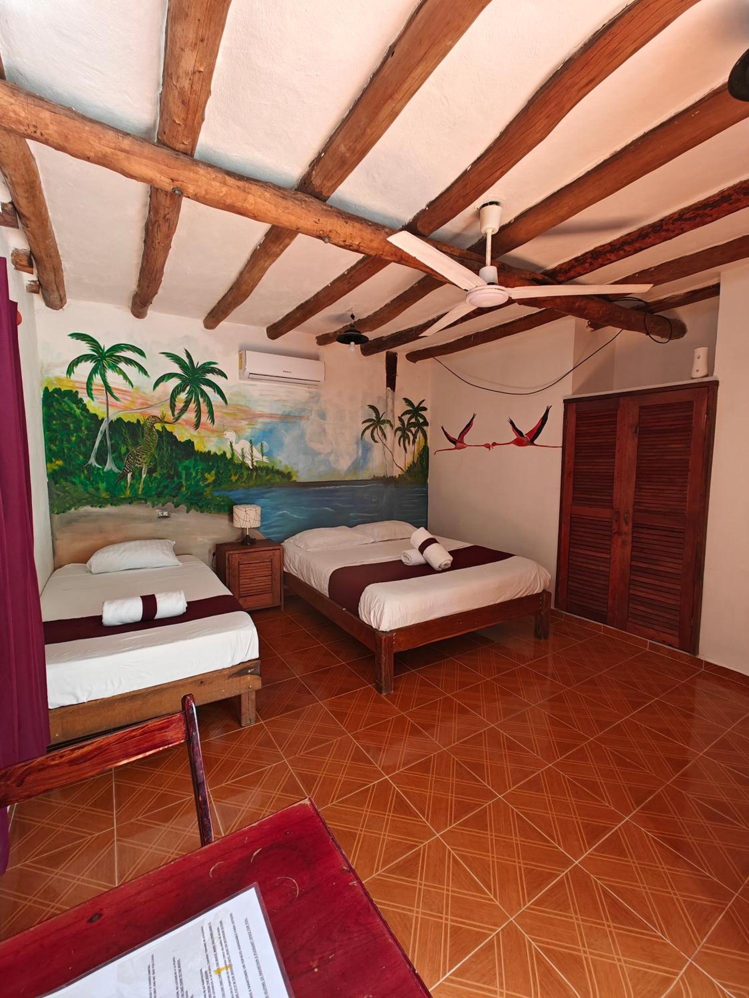 Casa Victor Avila 홀박스아일랜드 외부 사진