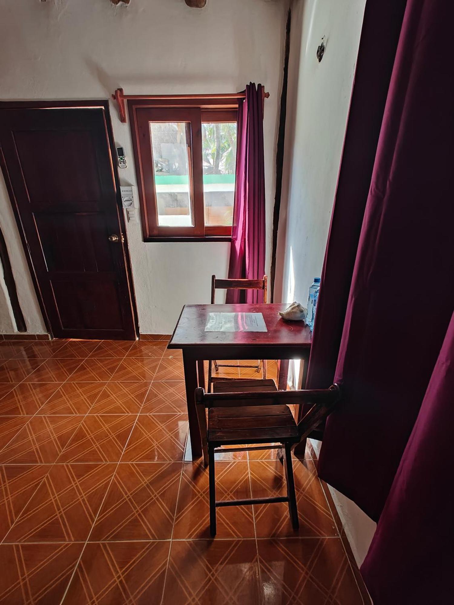Casa Victor Avila 홀박스아일랜드 외부 사진