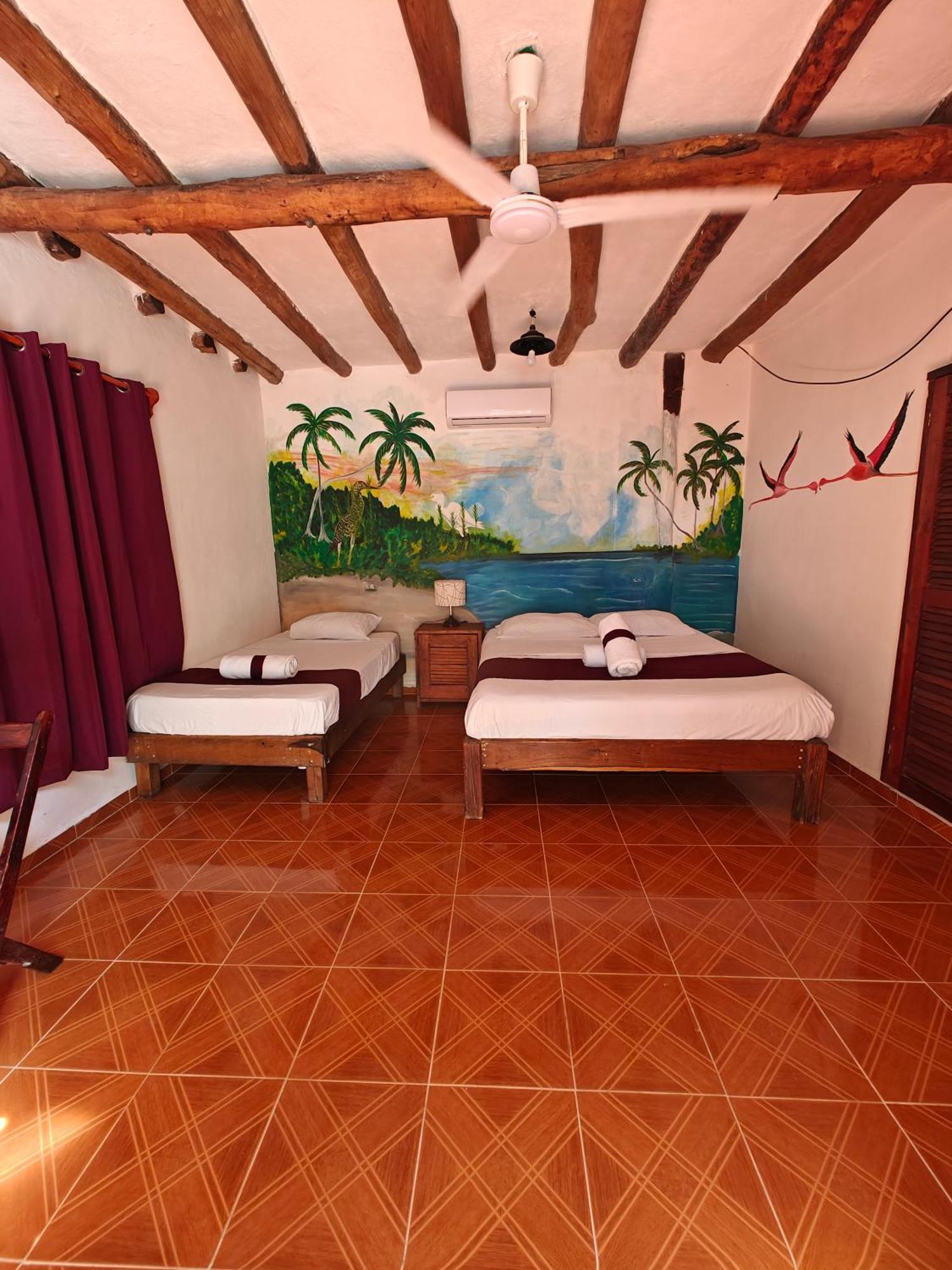 Casa Victor Avila 홀박스아일랜드 외부 사진