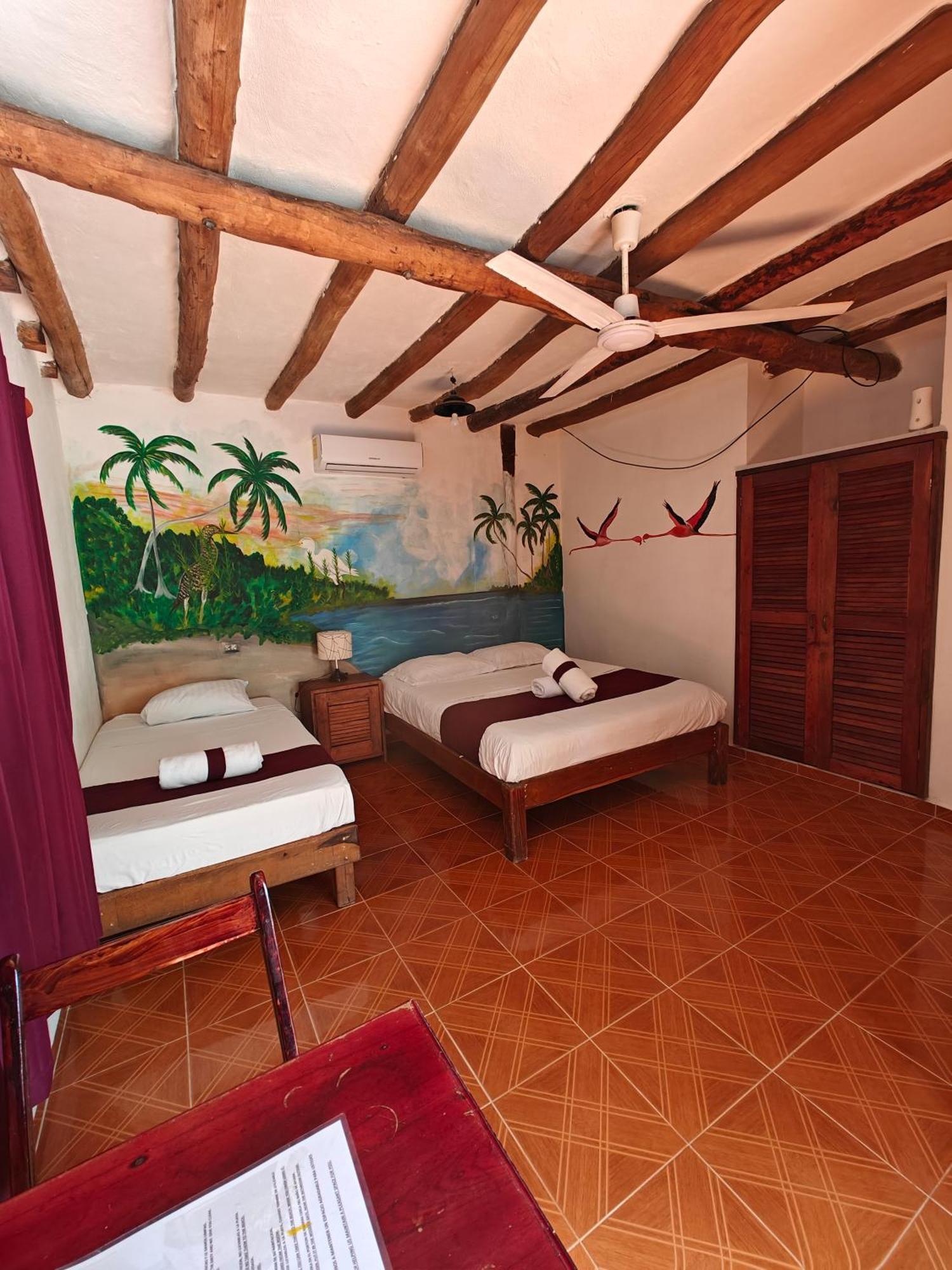 Casa Victor Avila 홀박스아일랜드 외부 사진